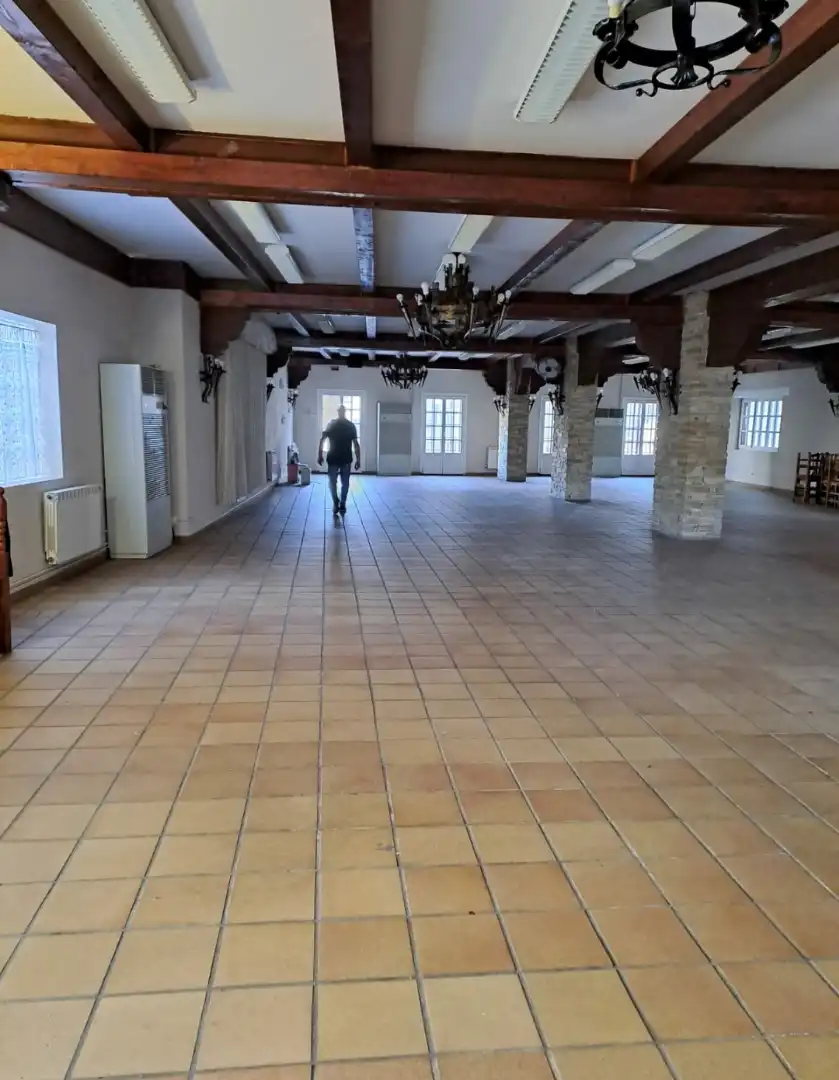 Commercial properties for sale in Cacabelos  with Terrace and Furnished