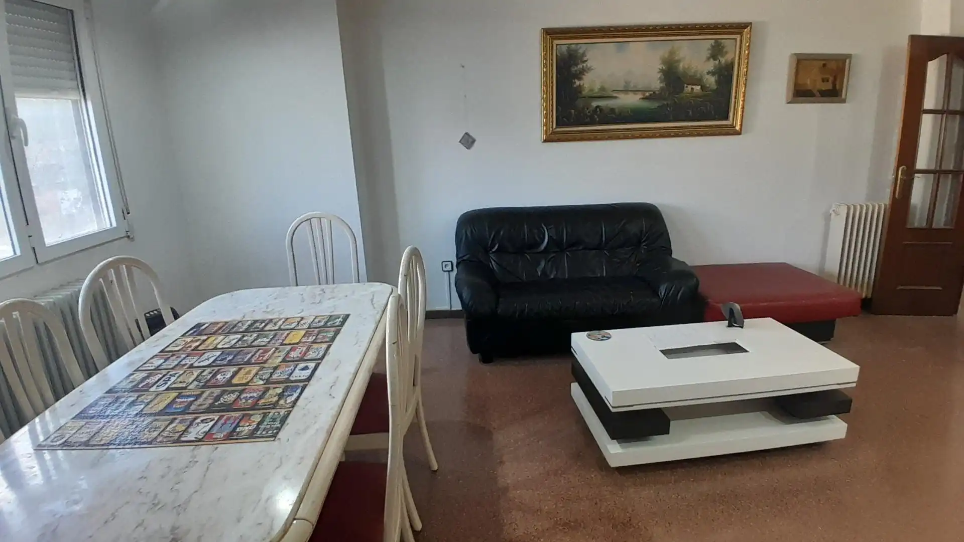Sala d'estar de Pis en venda en Yecla amb Calefacció, Terrassa i Balcó