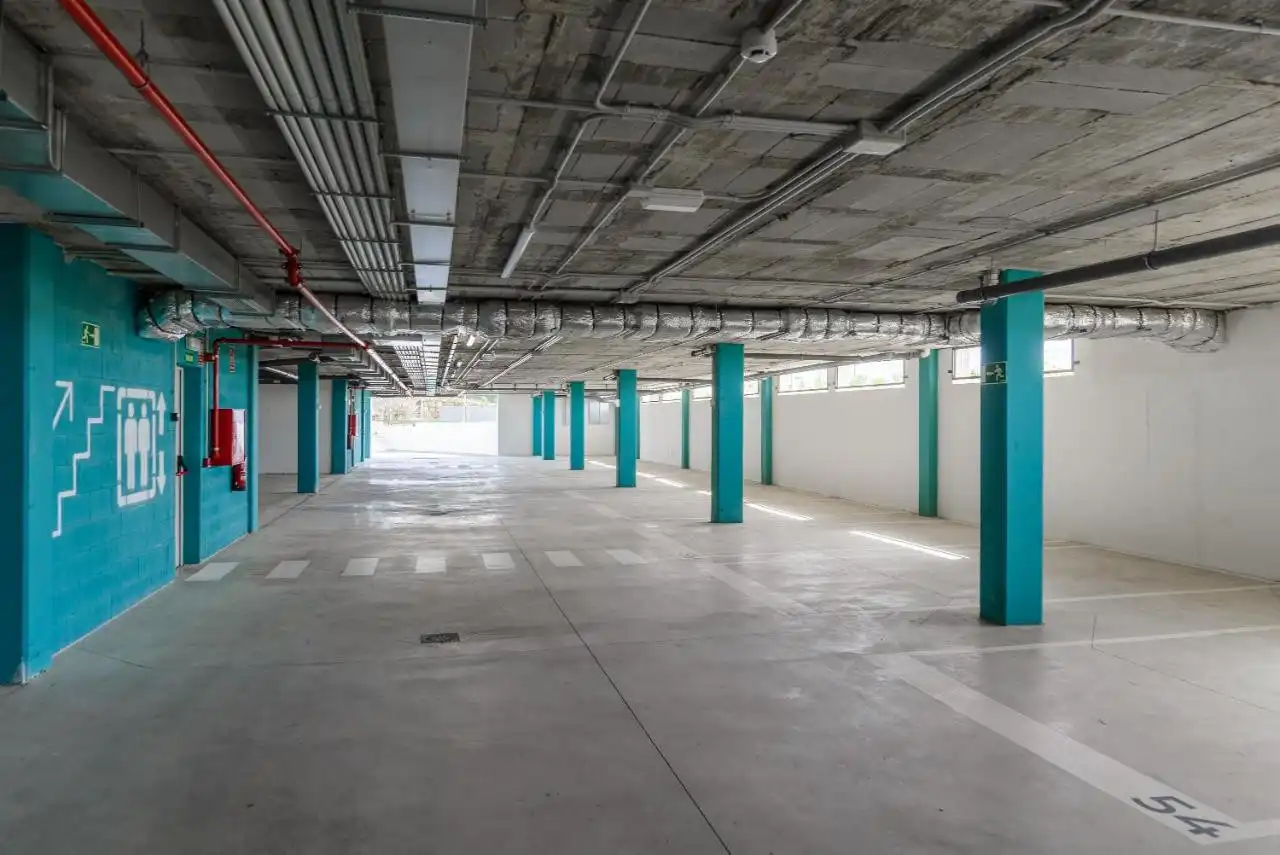 Aparcament de Planta baixa en venda en Estepona amb Aire condicionat, Terrassa i Moblat