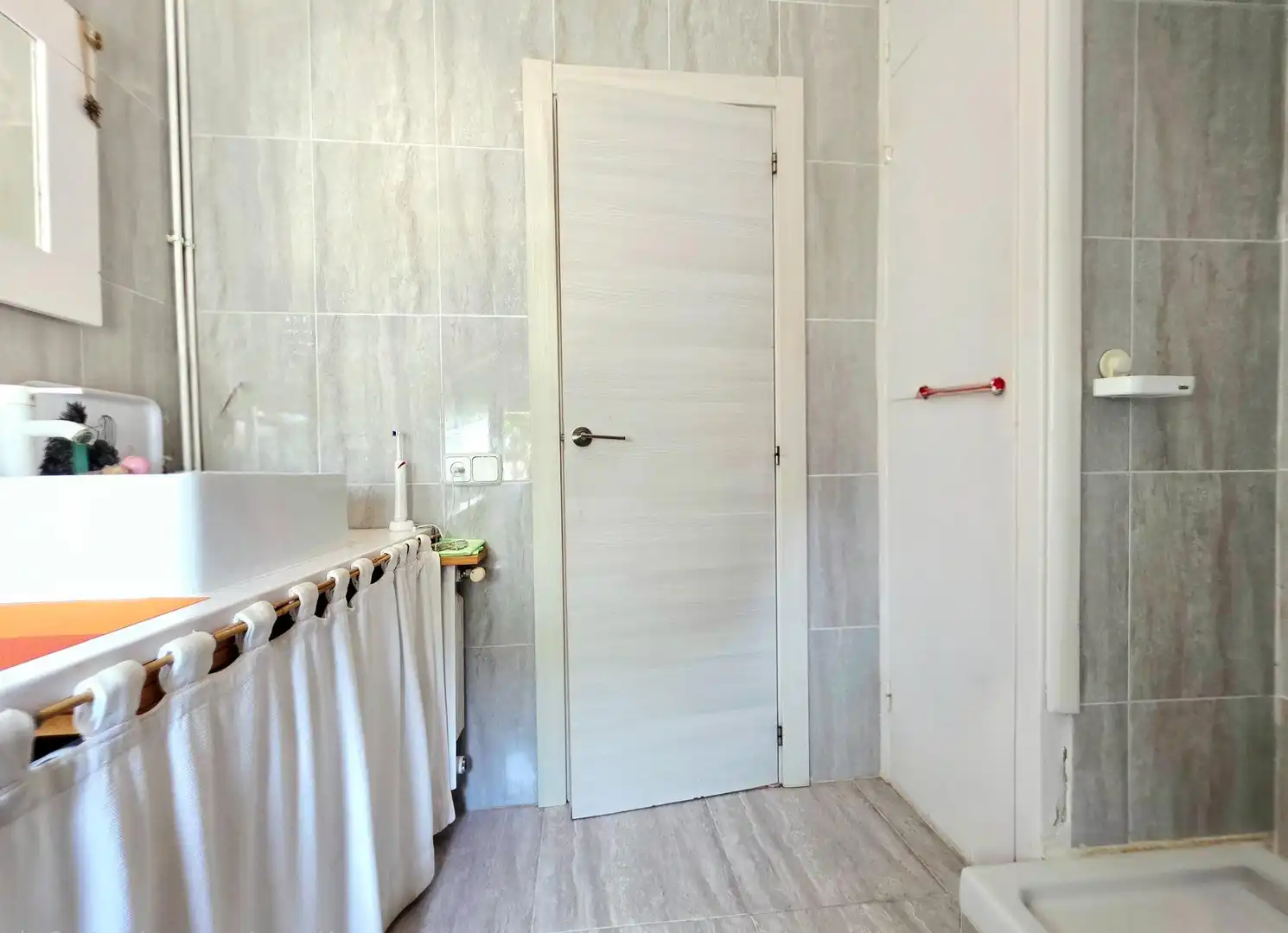 Bathroom of Flat for sale in Castelldefels  with Heating, Parquet flooring and Terrace