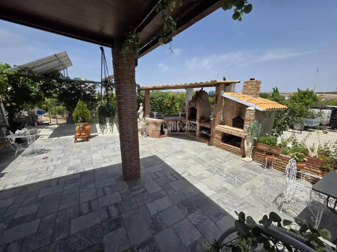 Terrassa de Finca rústica en venda en Linares amb Aire condicionat, Traster i Piscina