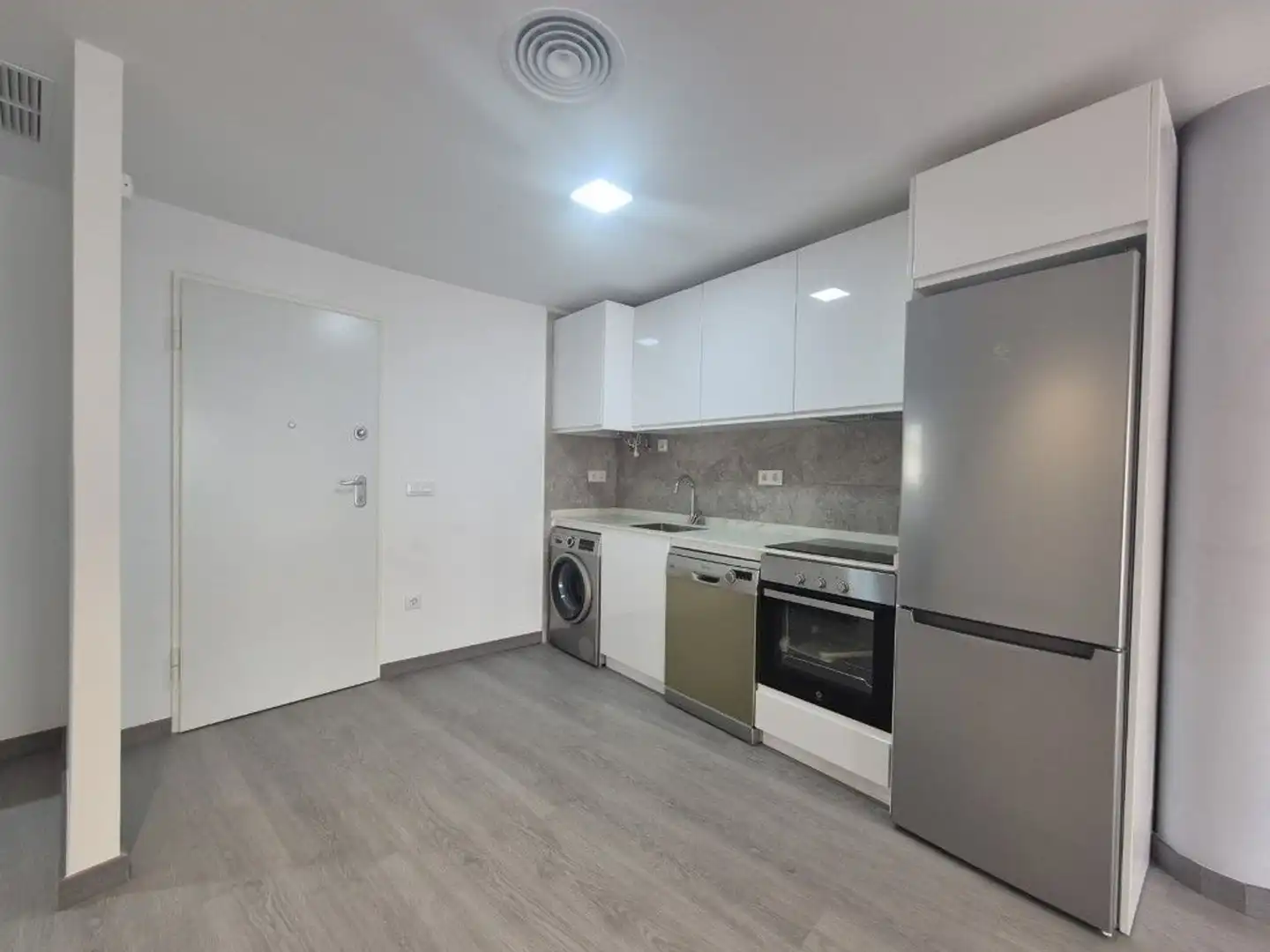 Kitchen of Flat for sale in Zaragoza  with Air Conditioner, Heating and Terrace