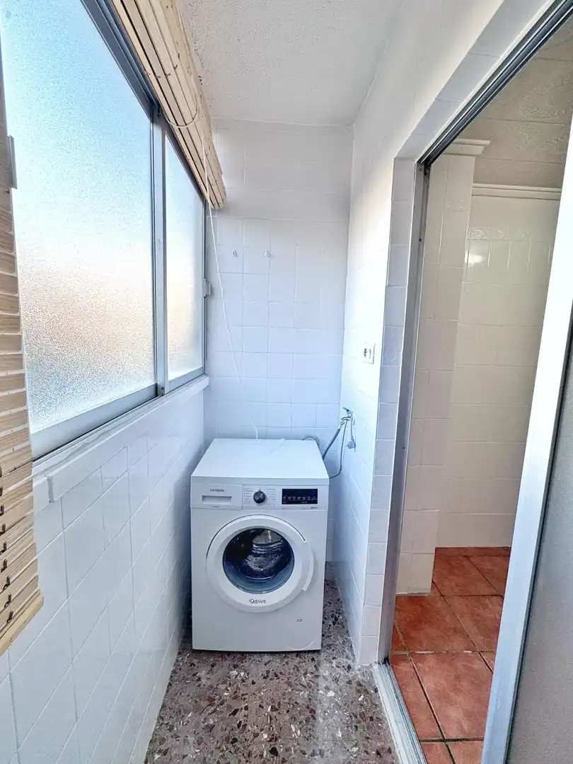 Baño de Piso de alquiler en Petrer con Aire acondicionado, Amueblado y Balcón