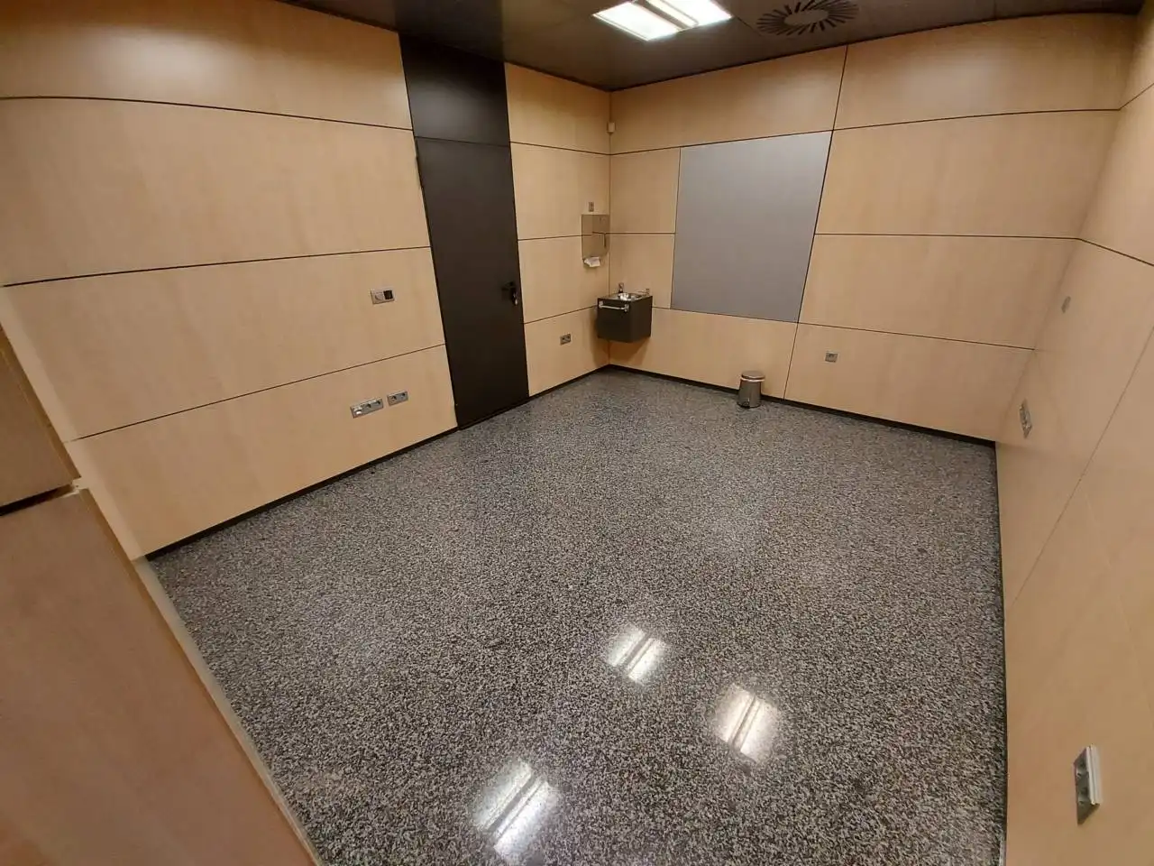 Office for sale in Alcorcón  with Air Conditioner and Alarm