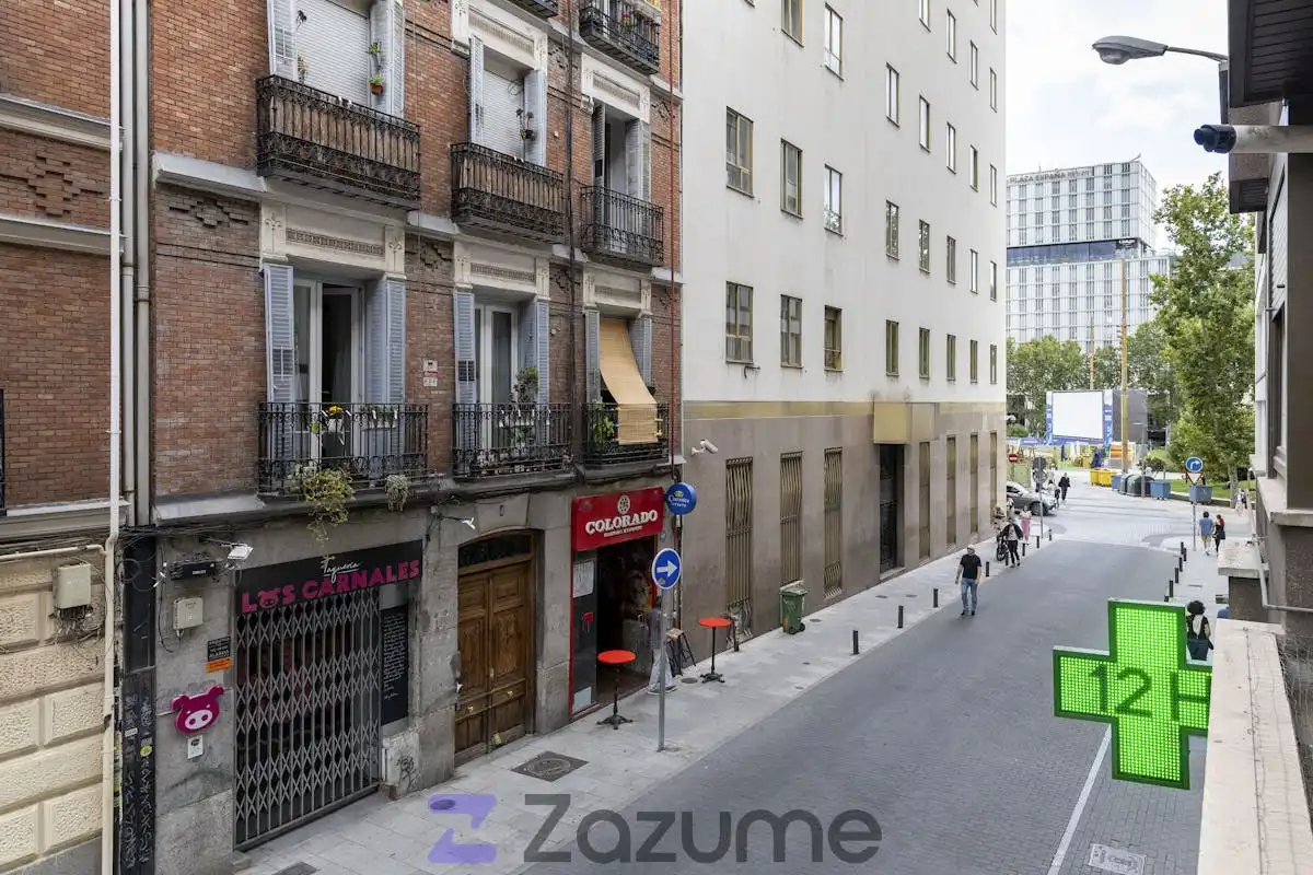 Study for rent in C. de Martín de los Heros, Argüelles
