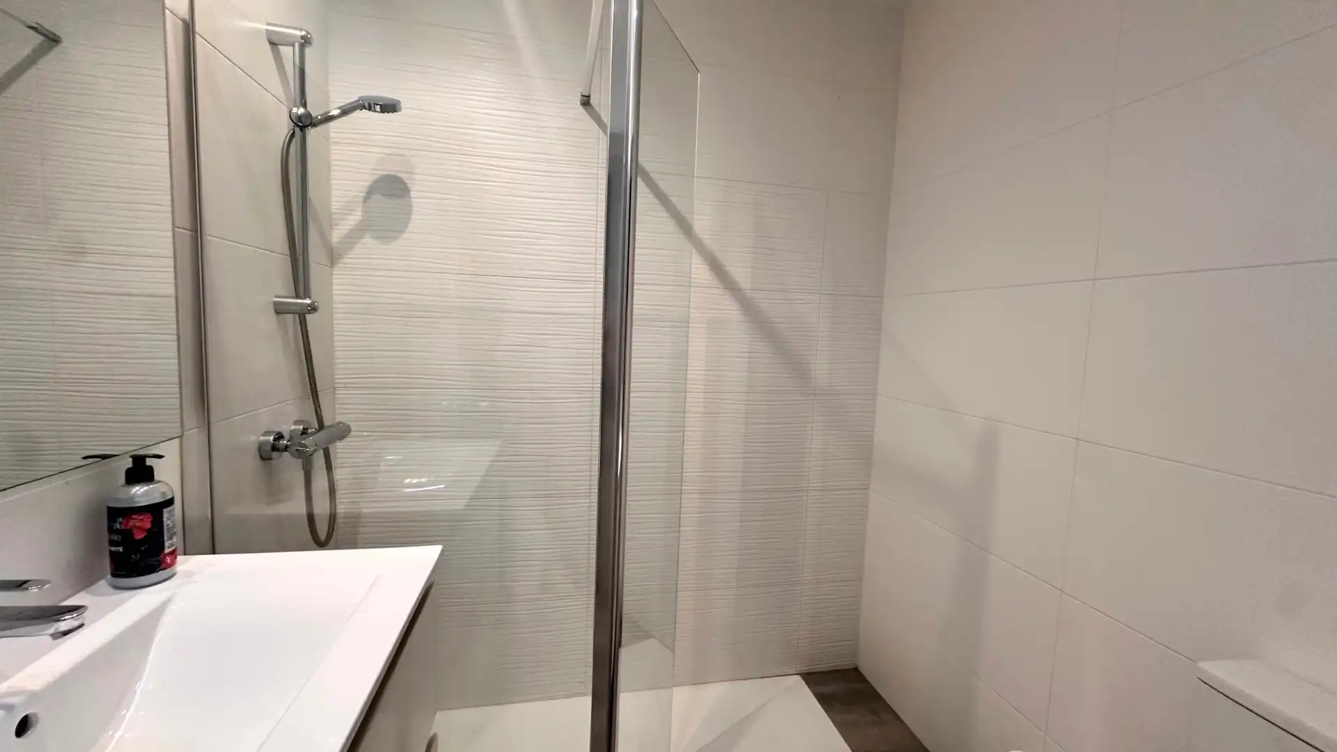 Badezimmer von Wohnung zum Verkauf in Portugalete mit Heizung, Terrasse und Möbliert