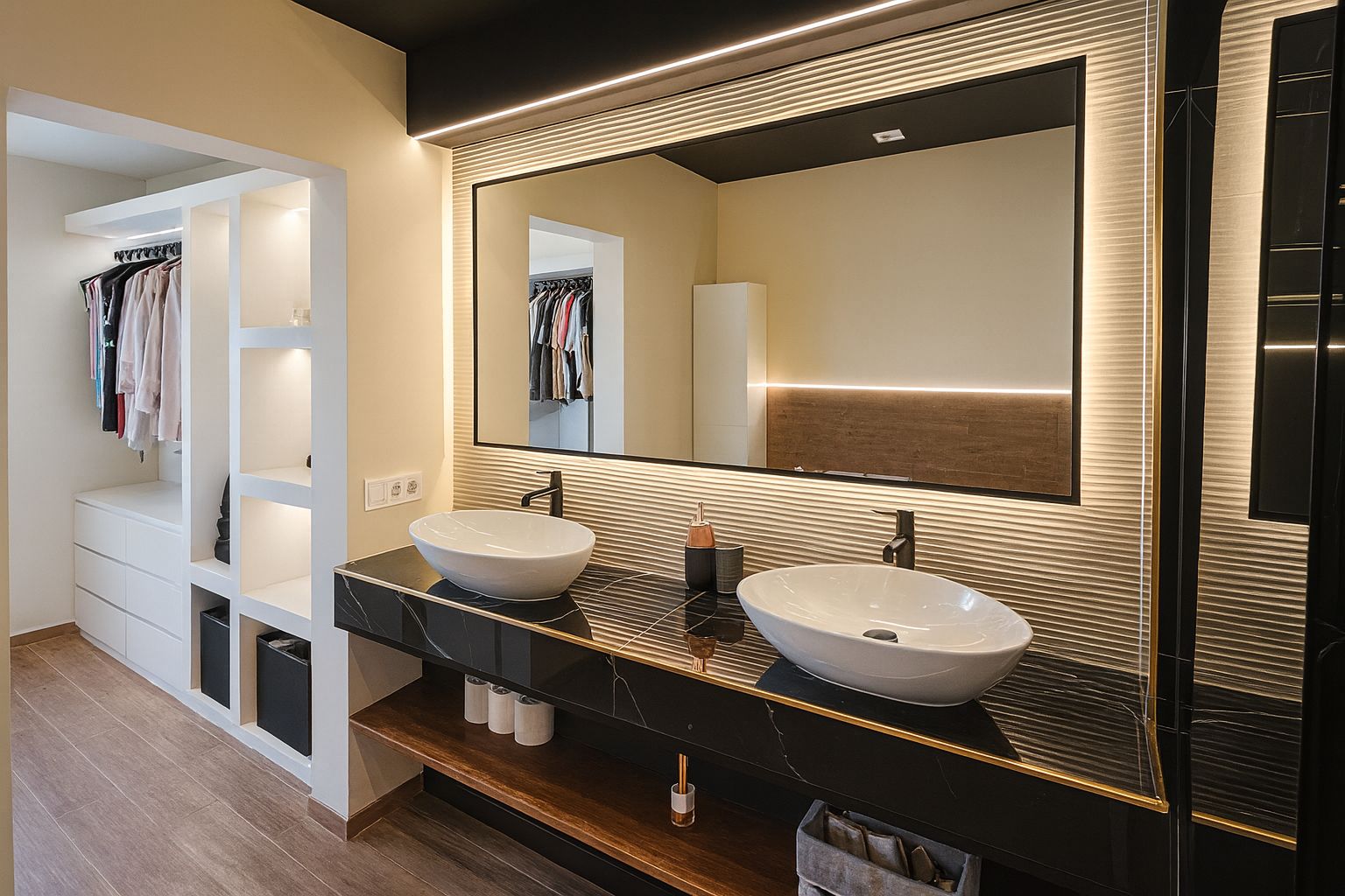 Bathroom of Single-family semi-detached for sale in Las Palmas de Gran Canaria  with Storage room and Internet