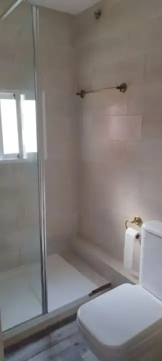Baño de Piso de alquiler en Valencia con Aire acondicionado, Amueblado y Horno