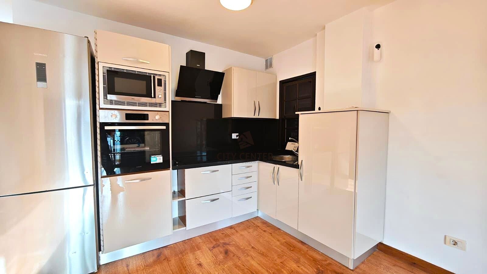 Kitchen of Flat for sale in Puerto de la Cruz  with Oven, Washing machine and Microwave