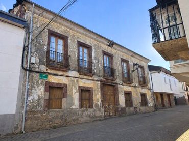 Country house with garden for sale in Praza César Conti