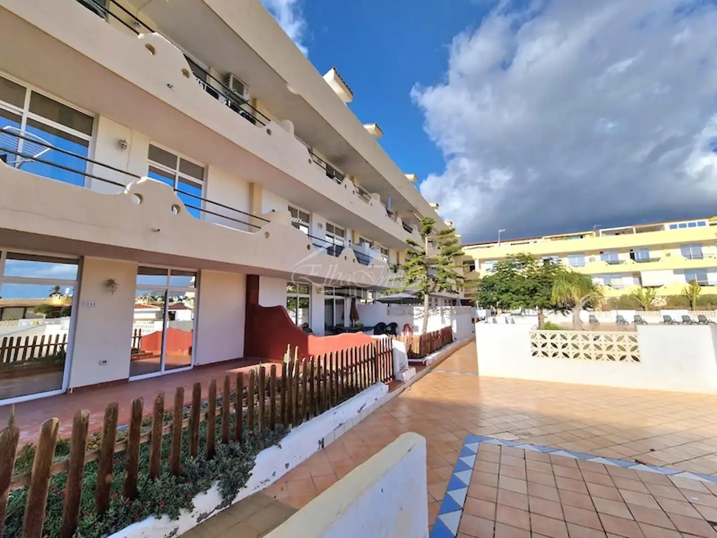 Vista exterior de Ático en venta en Adeje con Parquet, Terraza y Piscina