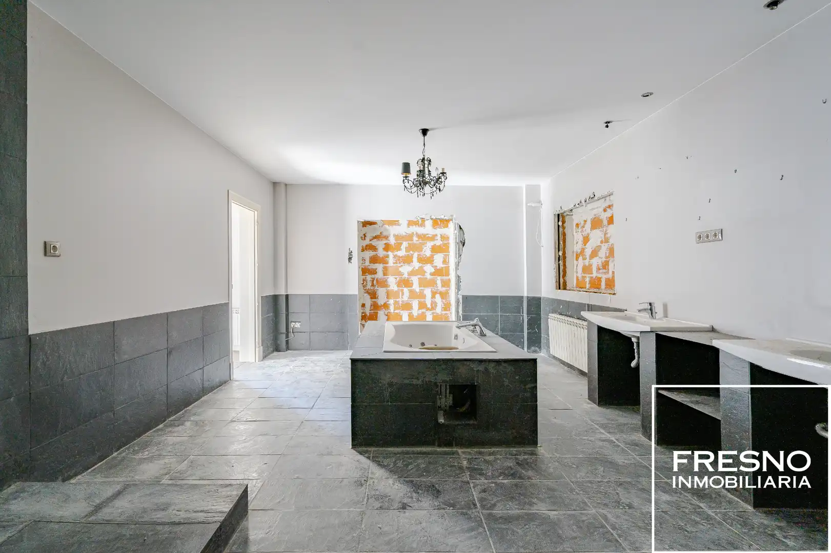 Baño de Casa o chalet en venta en Cobeña con Calefacción, Jardín privado y Trastero