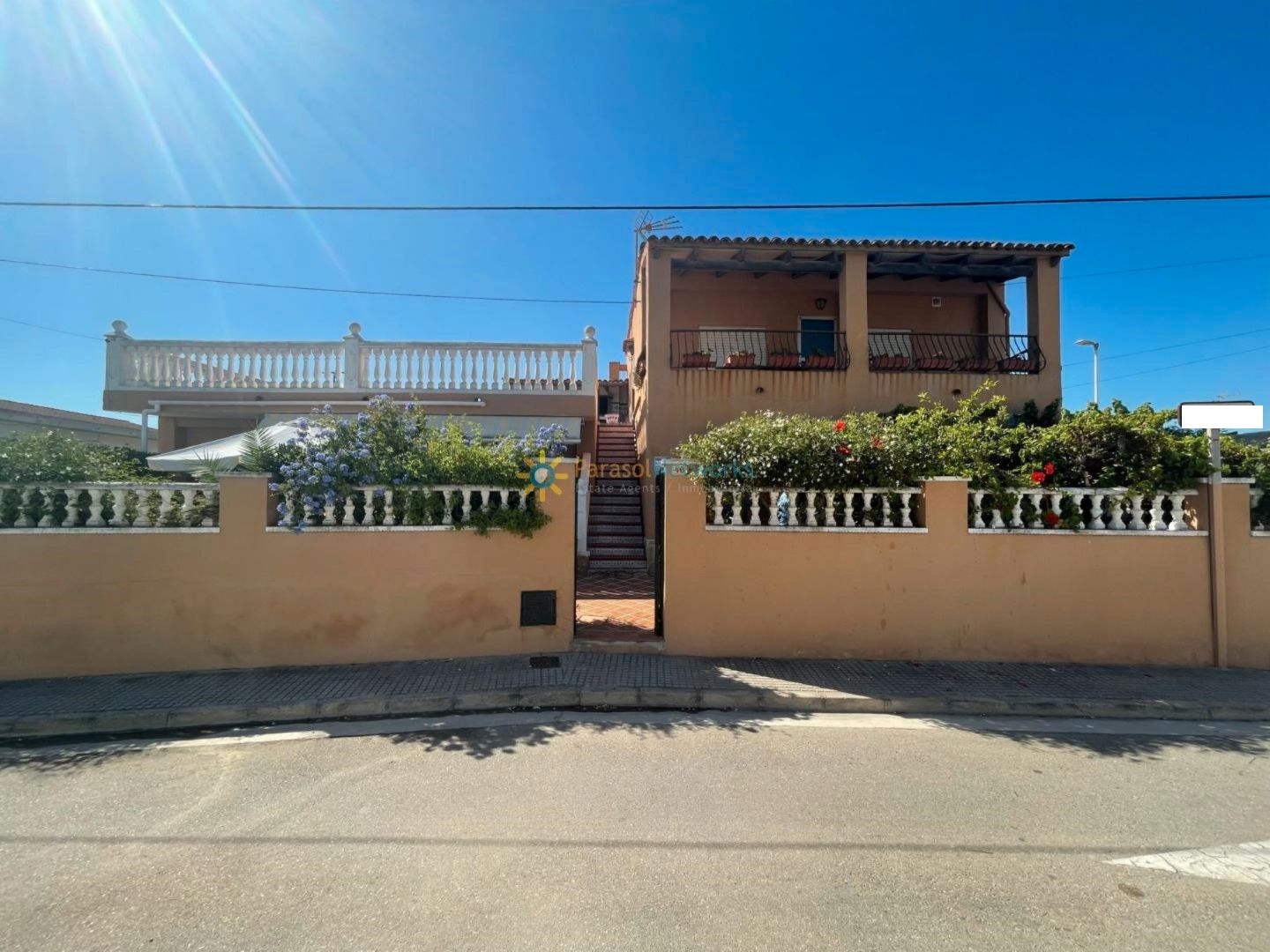 Vista exterior de Casa o xalet en venda en Gandia amb Terrassa, Moblat i Balcó