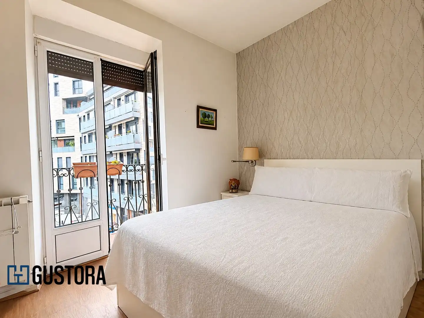 Dormitori de Pis en venda en Donostia - San Sebastián  amb Calefacció, Parquet i Moblat