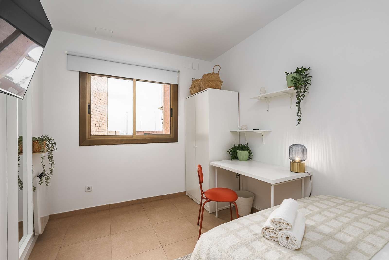 Bedroom of Flat to share in  Barcelona Capital  with Air Conditioner, Heating and Terrace
