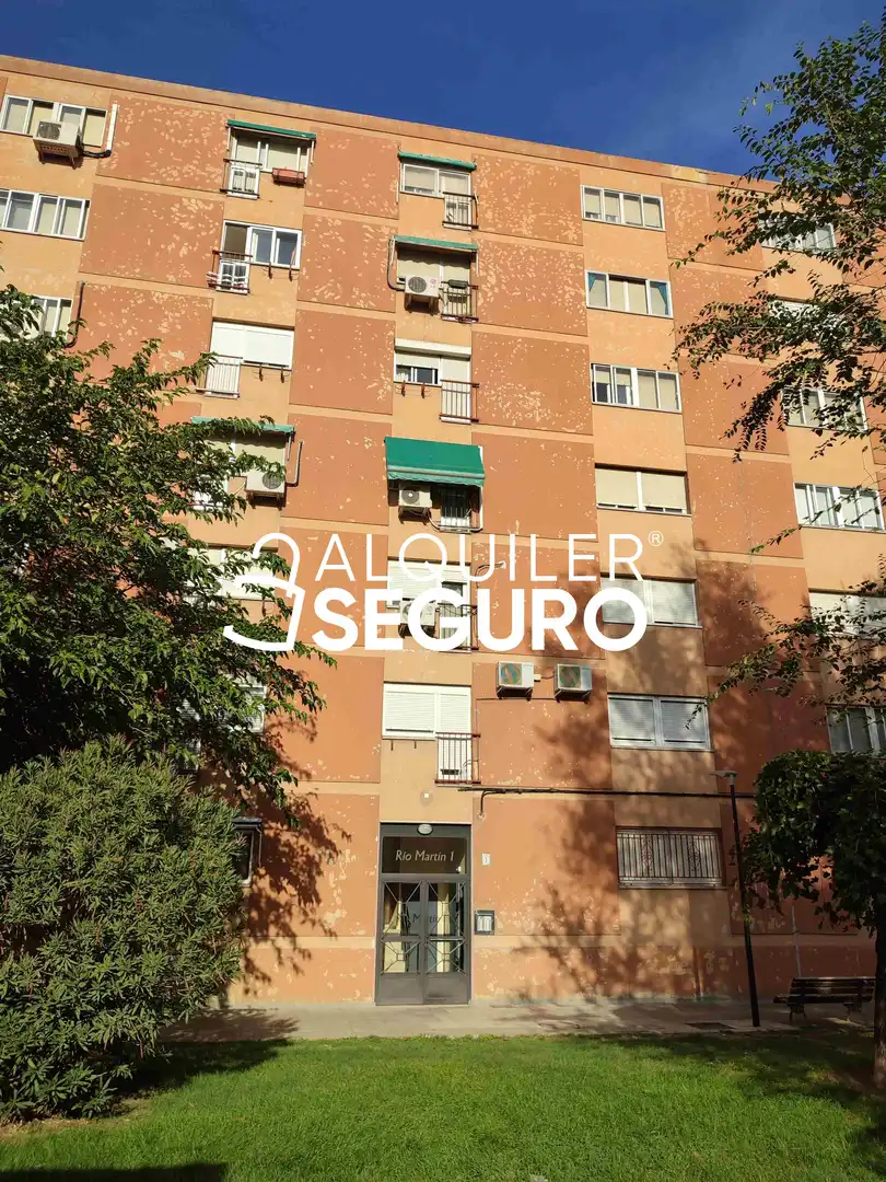 Exterior view of Flat for rent in Zaragoza  with Heating, Terrace and Storage room