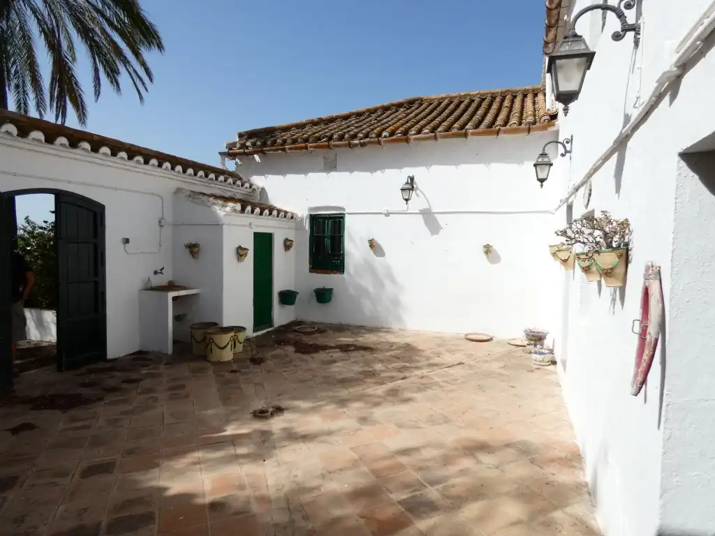 Country homes for sale in Almayate