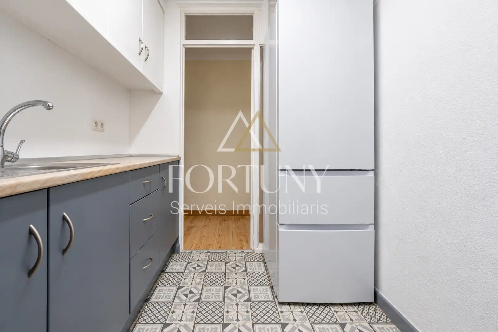 Kitchen of Flat for sale in Mestral 