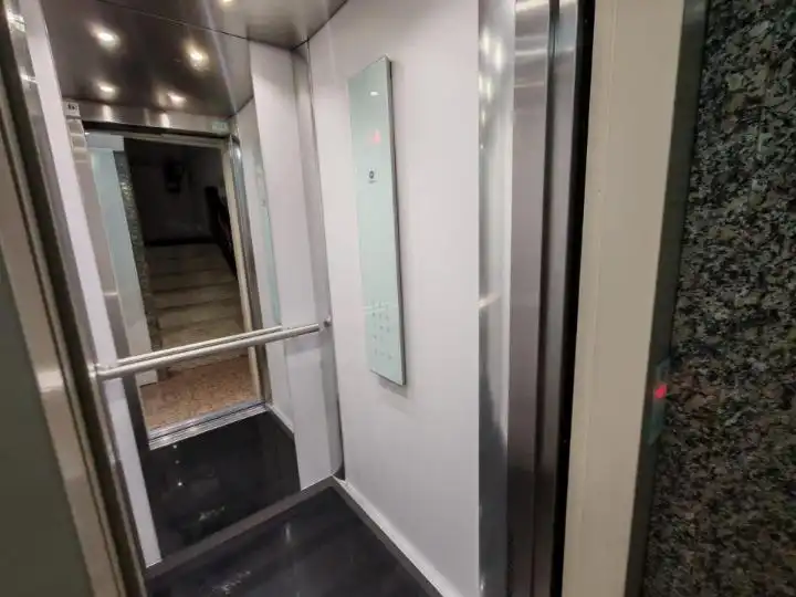 Flat with lift for sale in Calle Calle Conde de Torrecedeira, imagen 24