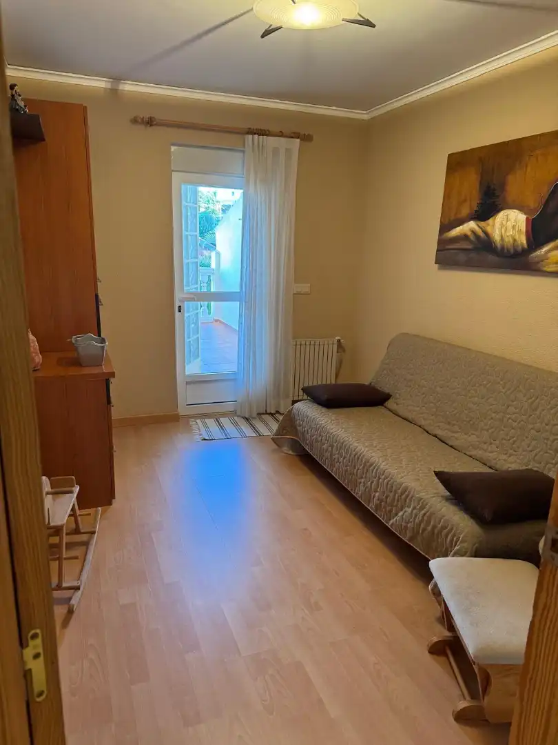 Sala d'estar de Casa o xalet en venda en Chiva amb Aire condicionat, Calefacció i Jardí privat