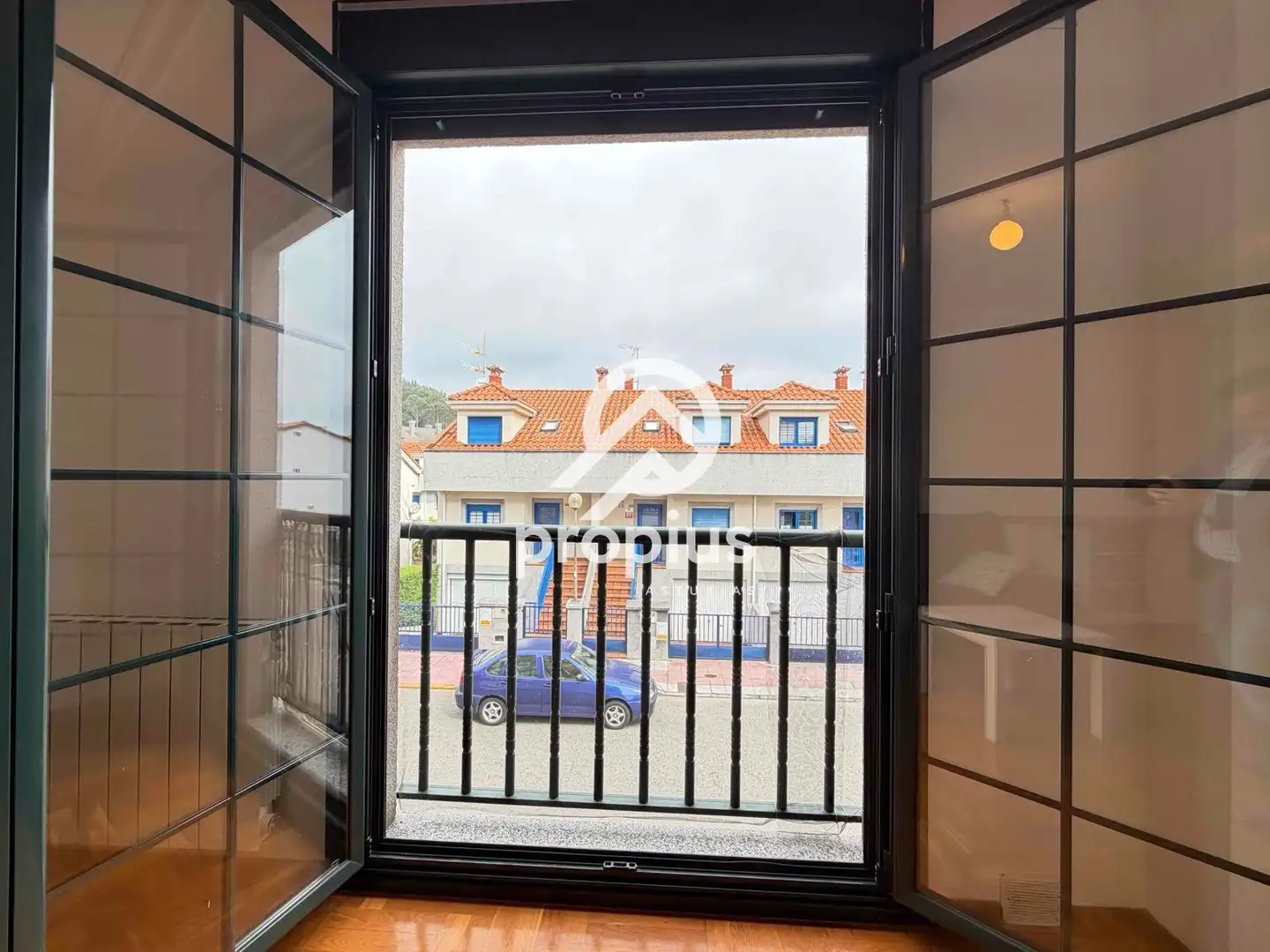 Vista exterior de Piso en venta en Soto del Barco con Calefacción, Trastero y Amueblado