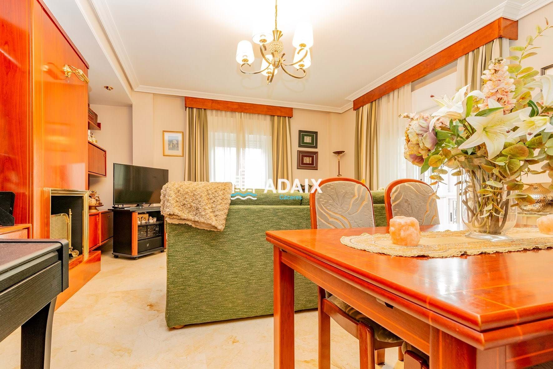 Living room of Flat for sale in Cáceres Capital  with Air Conditioner, Heating and Terrace