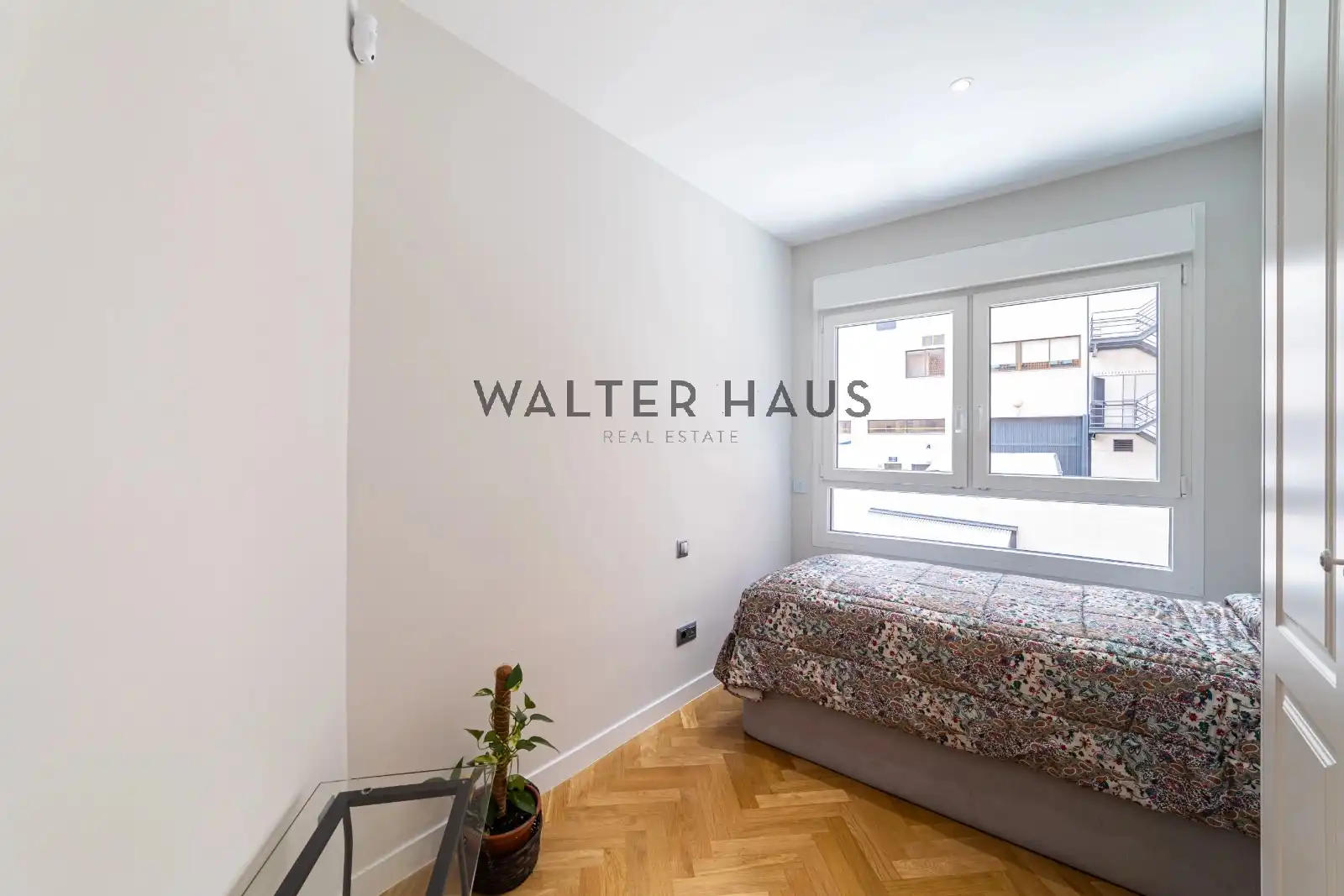 Bedroom of Flat for sale in Madrid  with Air Conditioner, Heating and Storage room