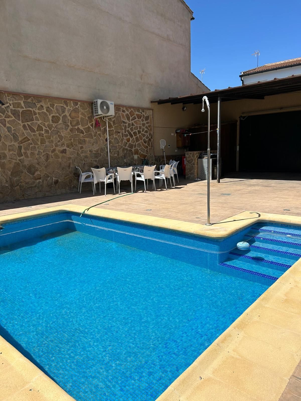 Piscina de Casa adosada en venda en Campillos amb Aire condicionat, Calefacció i Terrassa