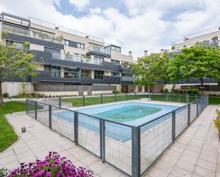 Piscina de Pis en venda en  Madrid Capital amb Aire condicionat, Calefacció i Terrassa