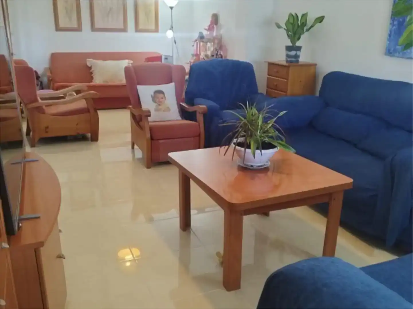 Sala d'estar de Casa adosada en venda en Huércal de Almería amb Aire condicionat, Piscina i Balcó