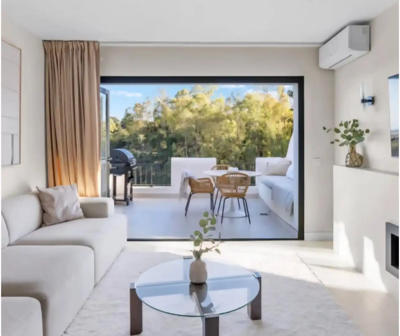 Apartamento con piscina en venta en Calle Istán 24, imagen 2