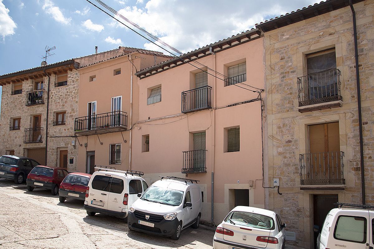 Vista exterior de Finca rústica en venda en Sigüenza amb Terrassa i Moblat