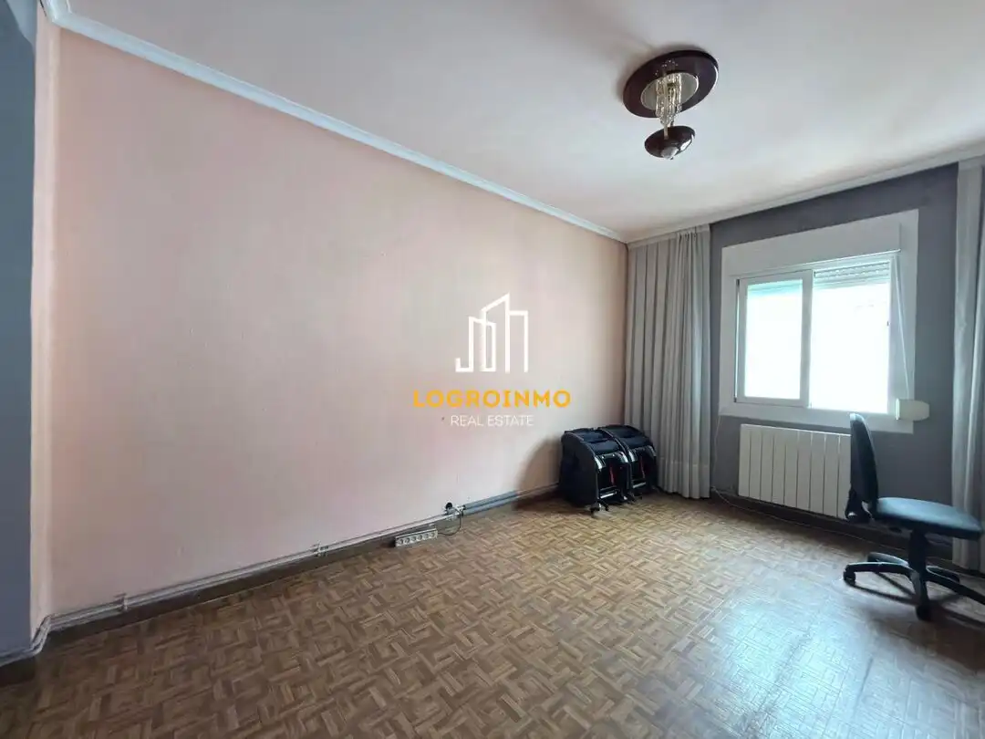 Piso en venta en  Logroño con Calefacción y Balcón