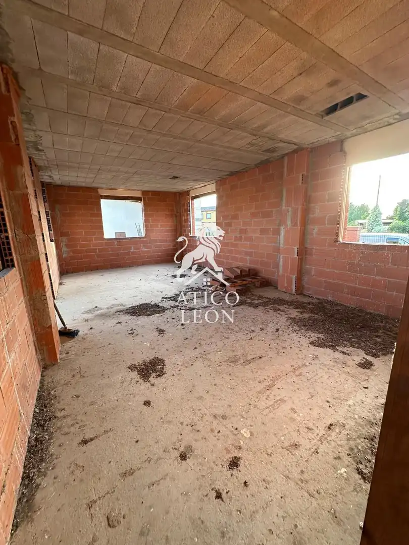 Houses for sale in Chozas de Abajo  with Private garden and Terrace
