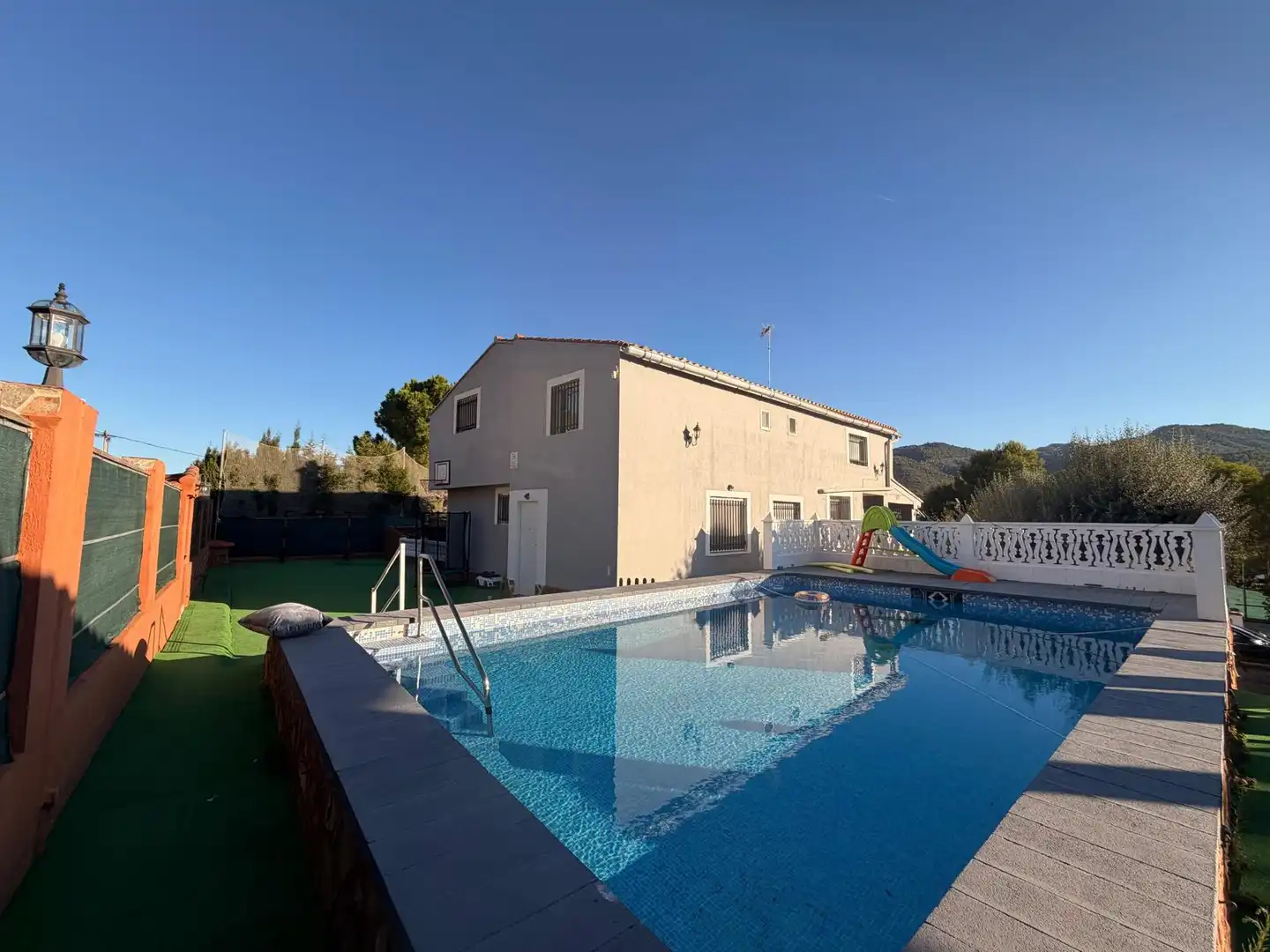 Villa con piscina in vendita a Estivella