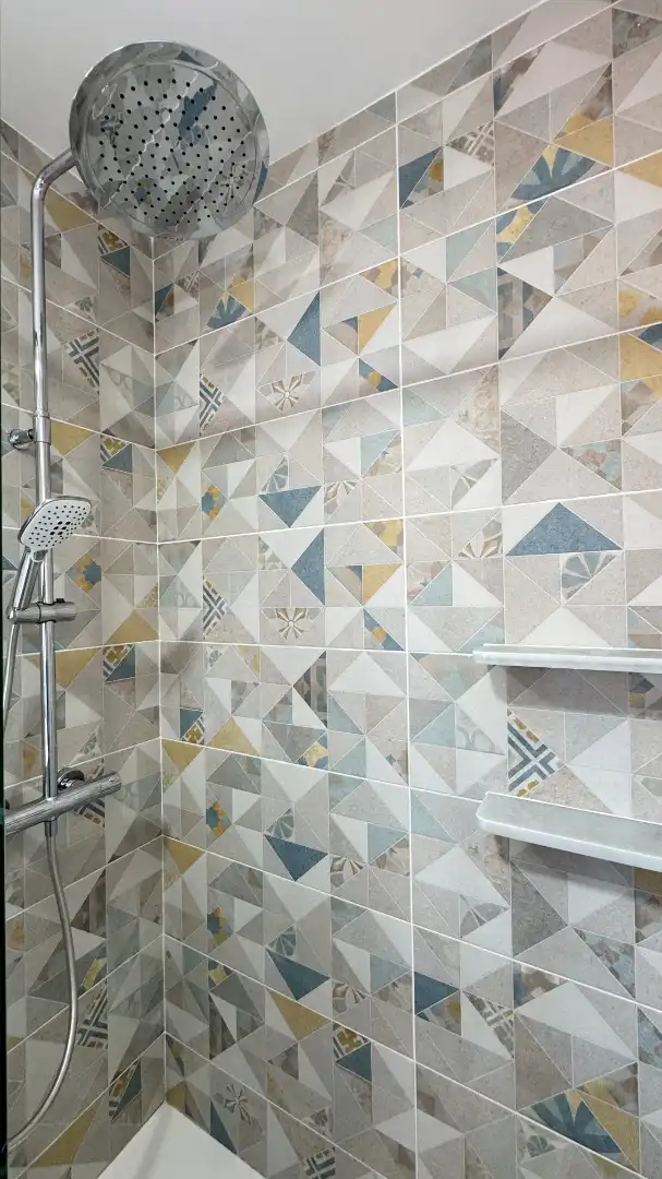 Badezimmer von Wohnung zur Miete in Motril mit Klimaanlage, Parkett und Terrasse
