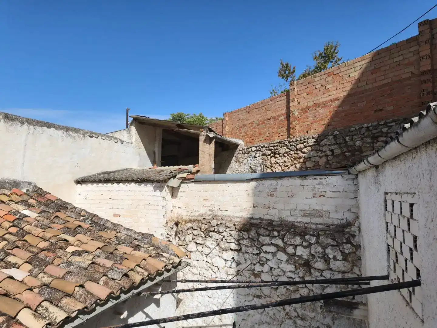 Vista exterior de Casa adosada en venda en Siles, Jaén