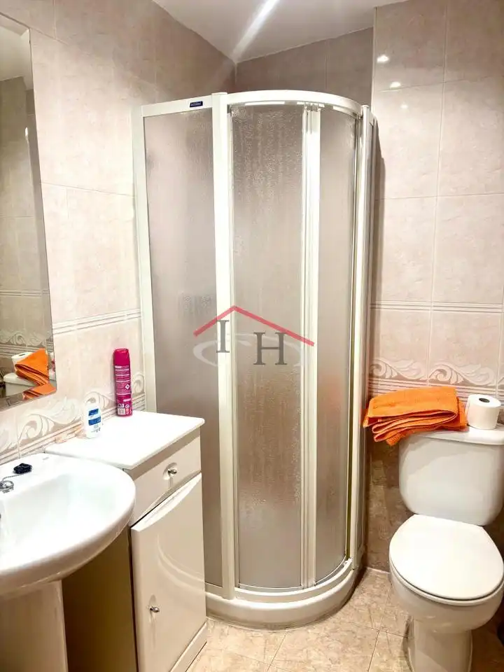 Baño de Apartamento en venta en León Capital  con Calefacción, Parquet y Terraza