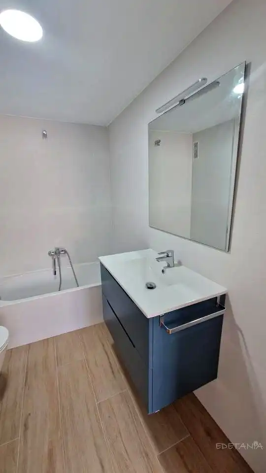 Bathroom of Flat for rent in Moncada  with Air Conditioner and Furnished