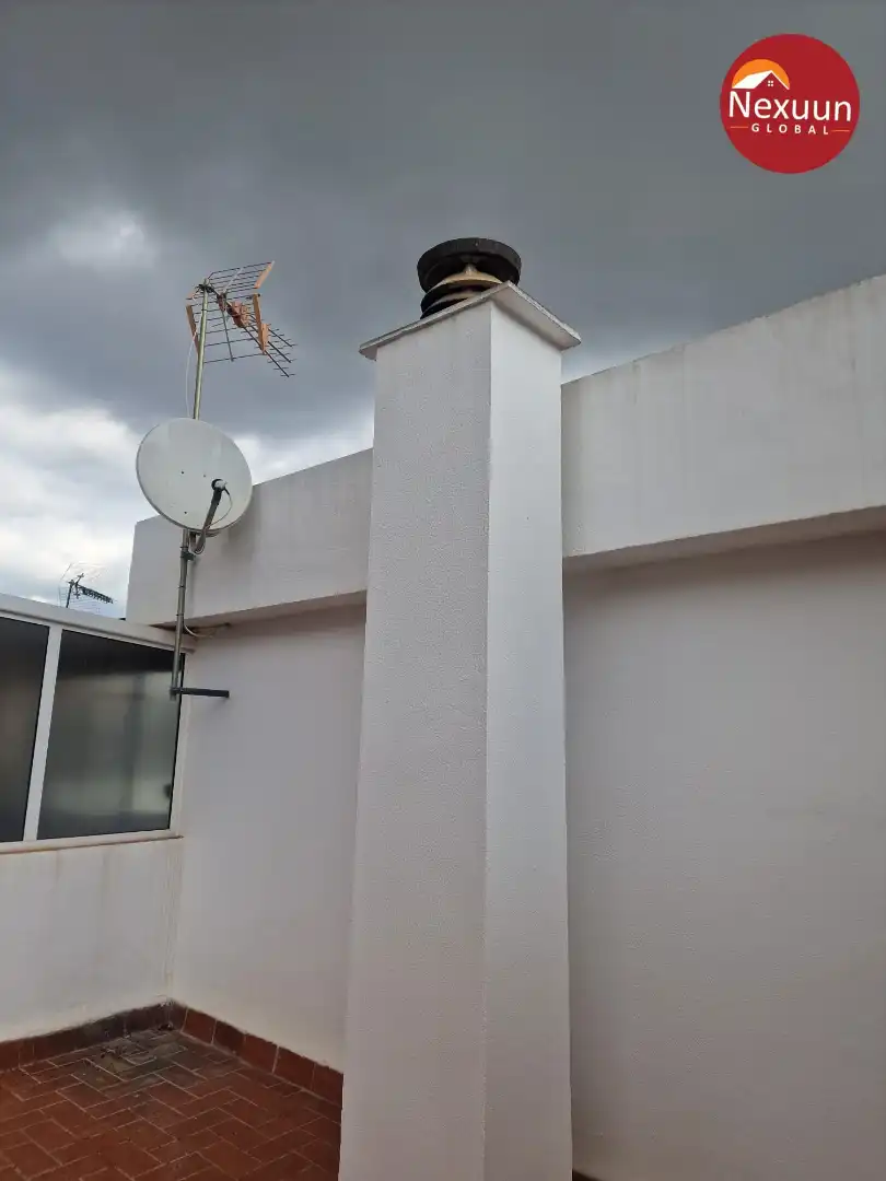 Vista exterior de Local en venda en L'Hospitalet de Llobregat