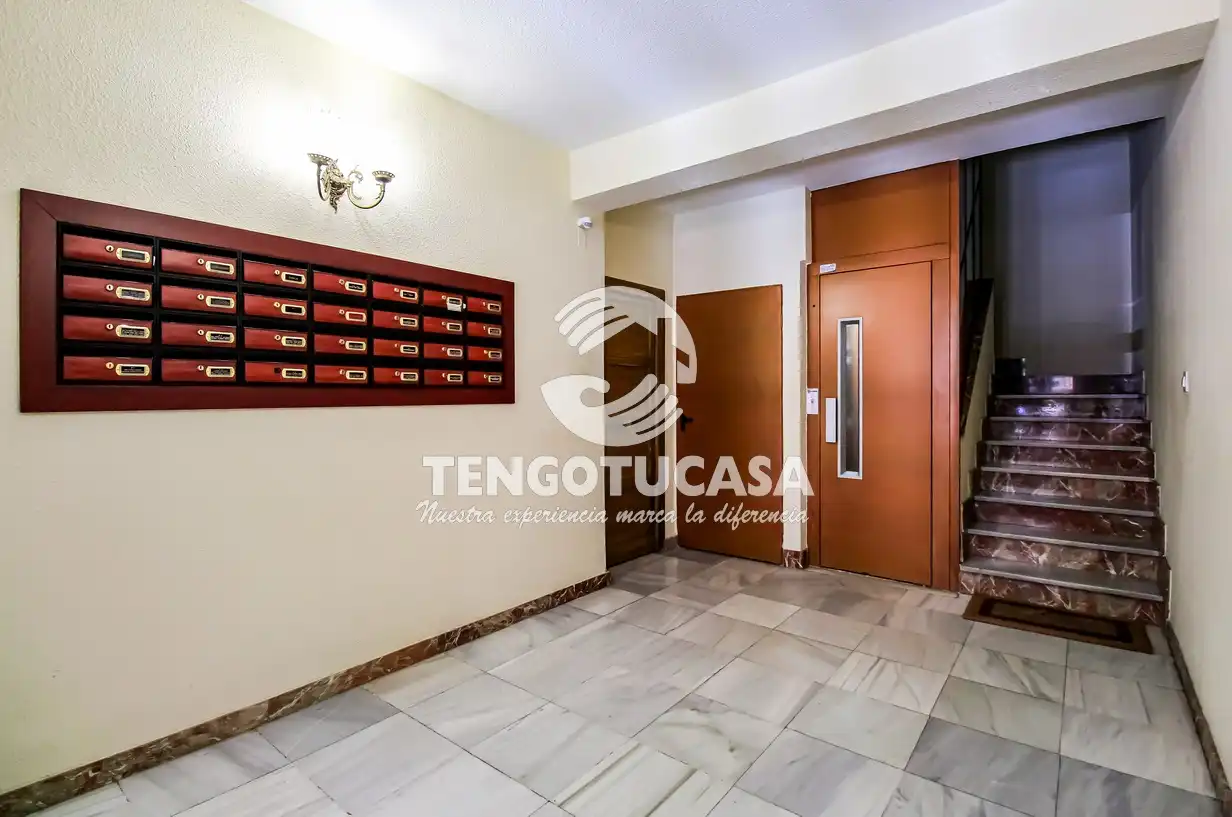 Flat for sale in Madrid  with Air Conditioner, Heating and Furnished