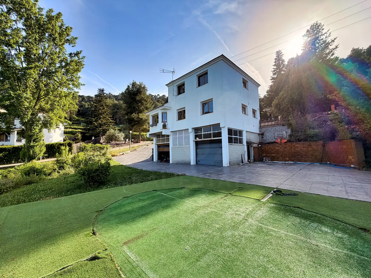 Vista exterior de Casa o chalet en venta en Vallirana con Calefacción y Terraza