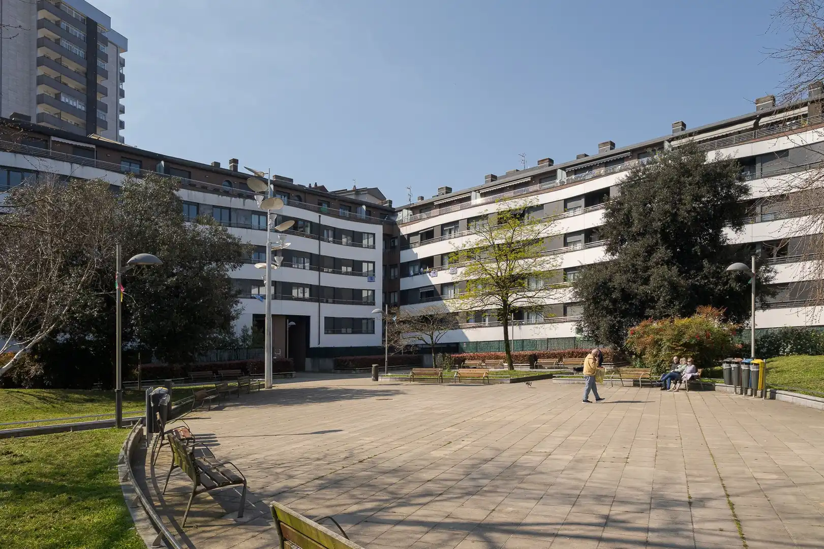 Vista exterior de Pis en venda en Donostia - San Sebastián  amb Calefacció i Terrassa
