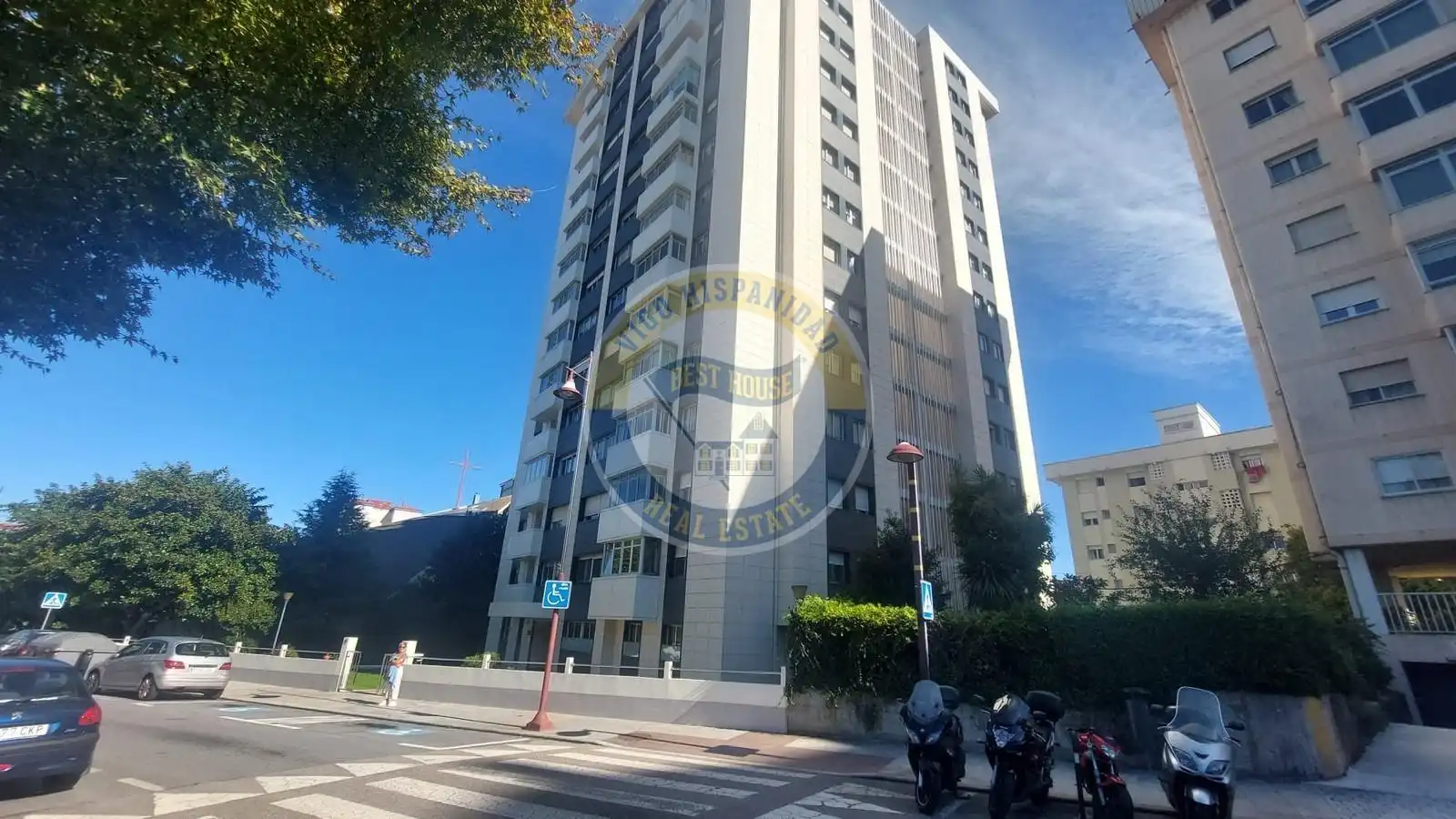 Vista exterior de Piso en venta en Vigo  con Calefacción