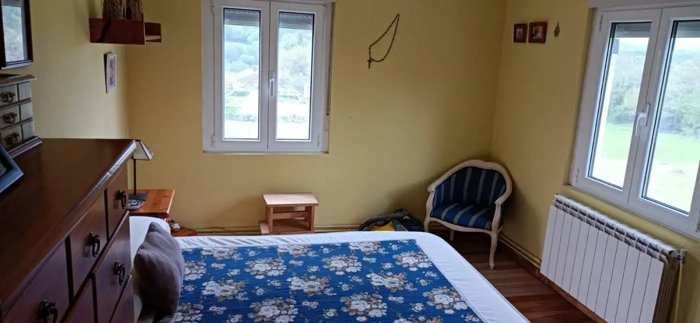 Dormitori de Casa o xalet en venda en Monfero amb Calefacció, Jardí privat i Traster