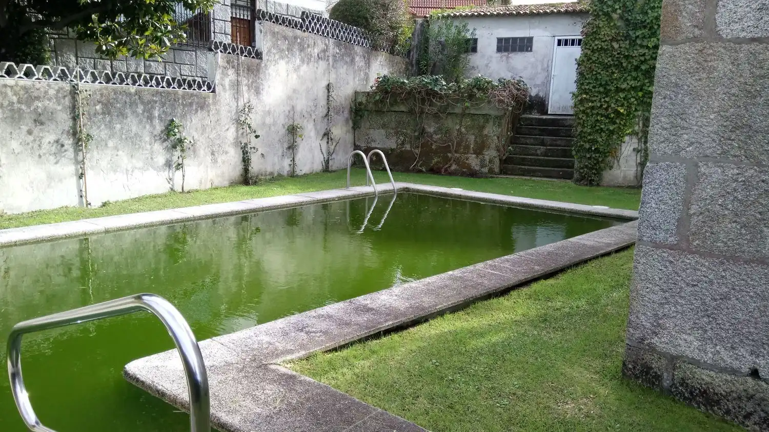 Swimming pool of Houses for sale in Vigo 