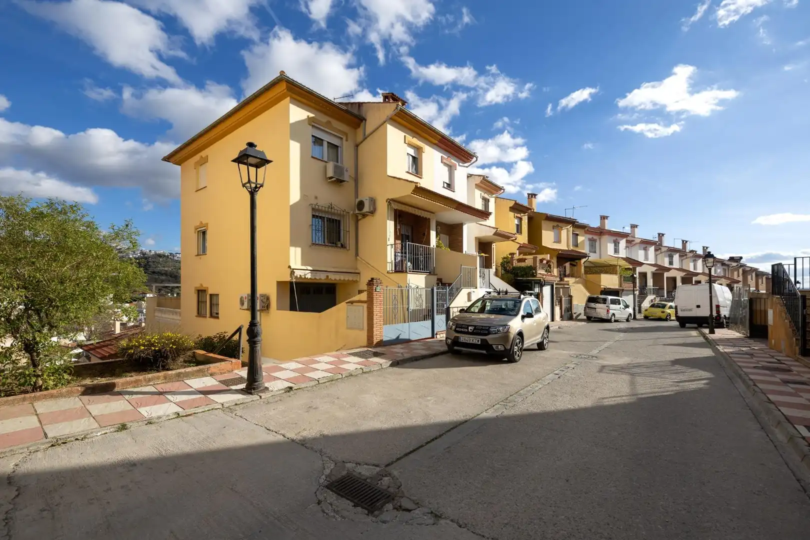Casa amb terrassa en venda a Alfacar, imagen 3
