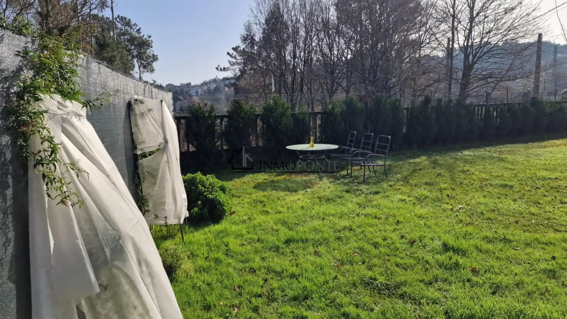 Jardí de Casa o xalet en venda en Pontevedra Capital  amb Jardí privat