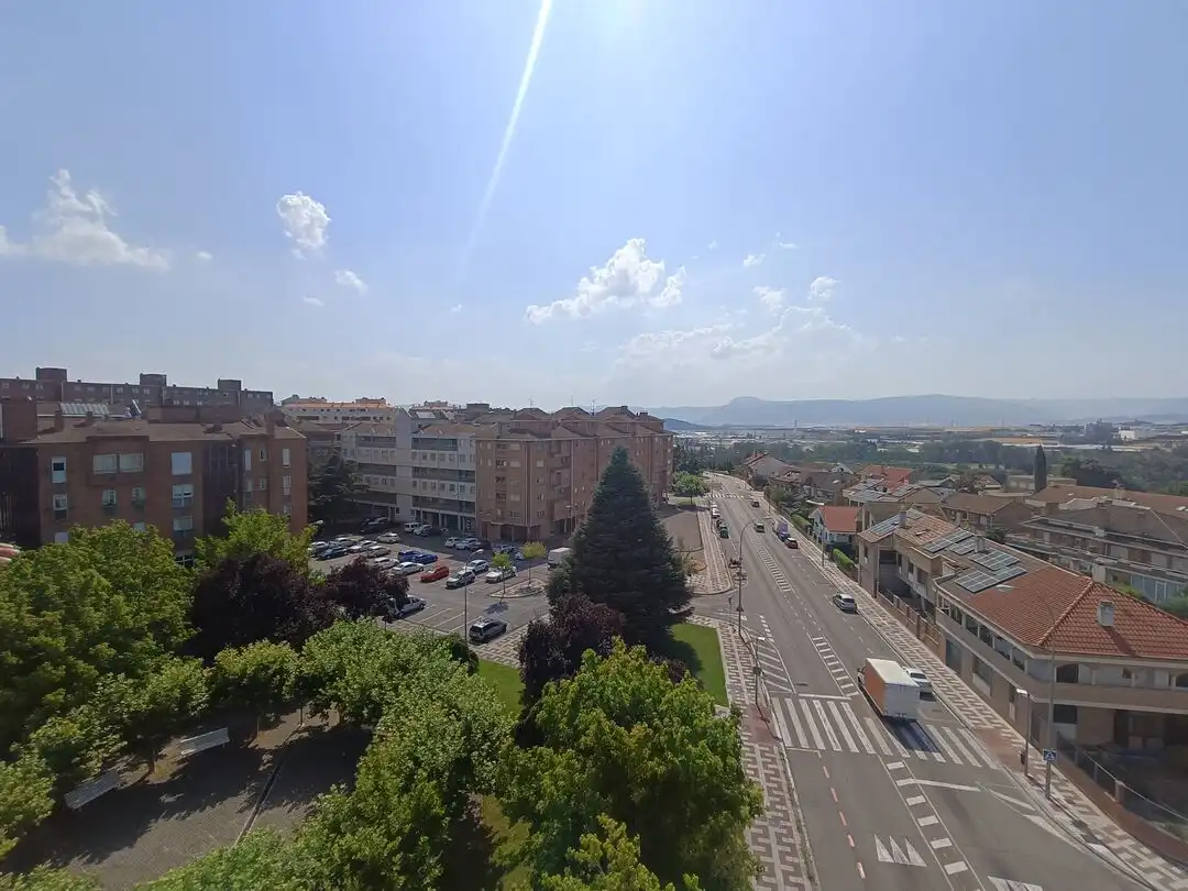 Vista exterior de Pis de lloguer en  Pamplona / Iruña amb Calefacció i Terrassa