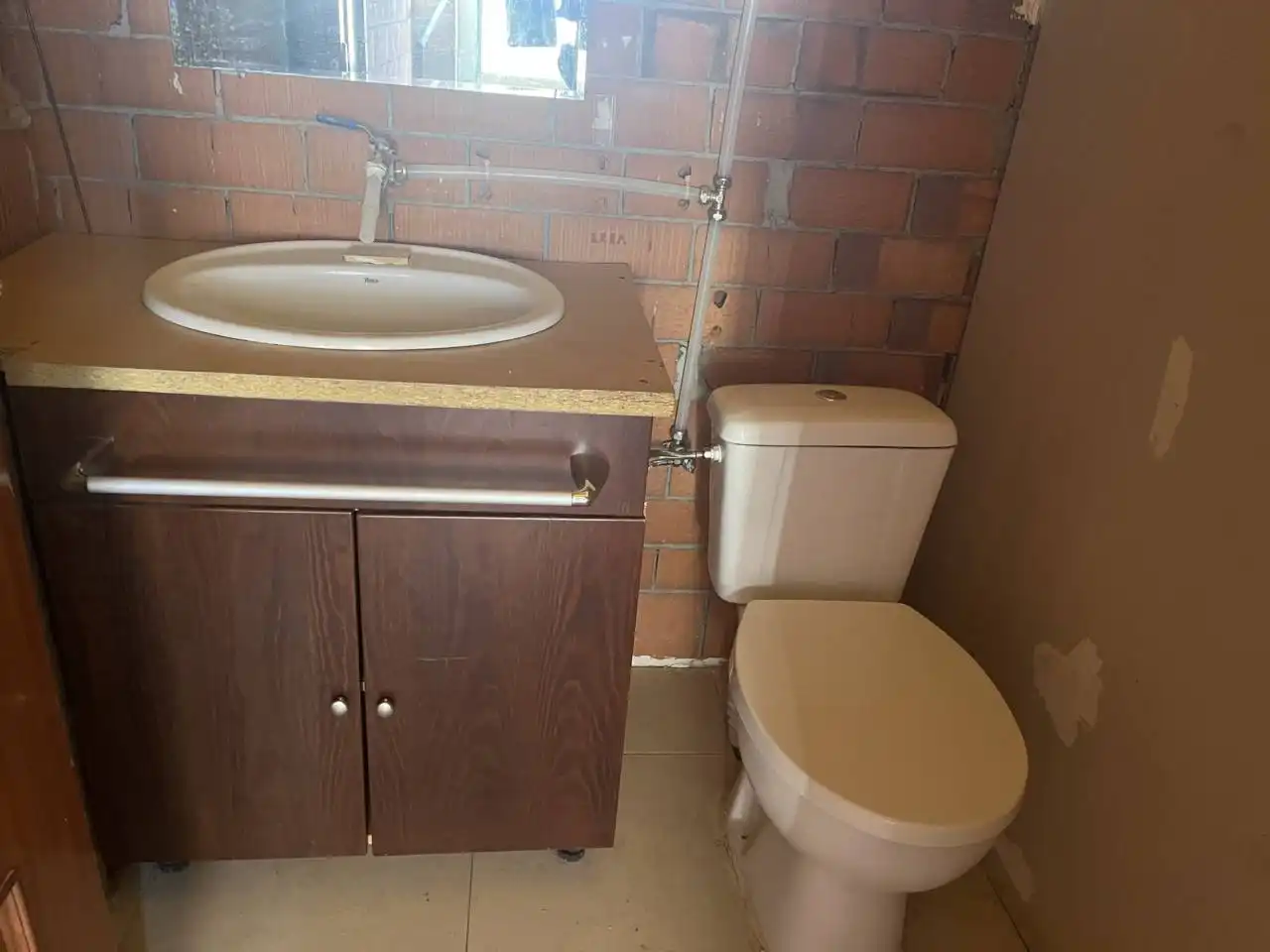 Bany de Local en venda en Alcañiz